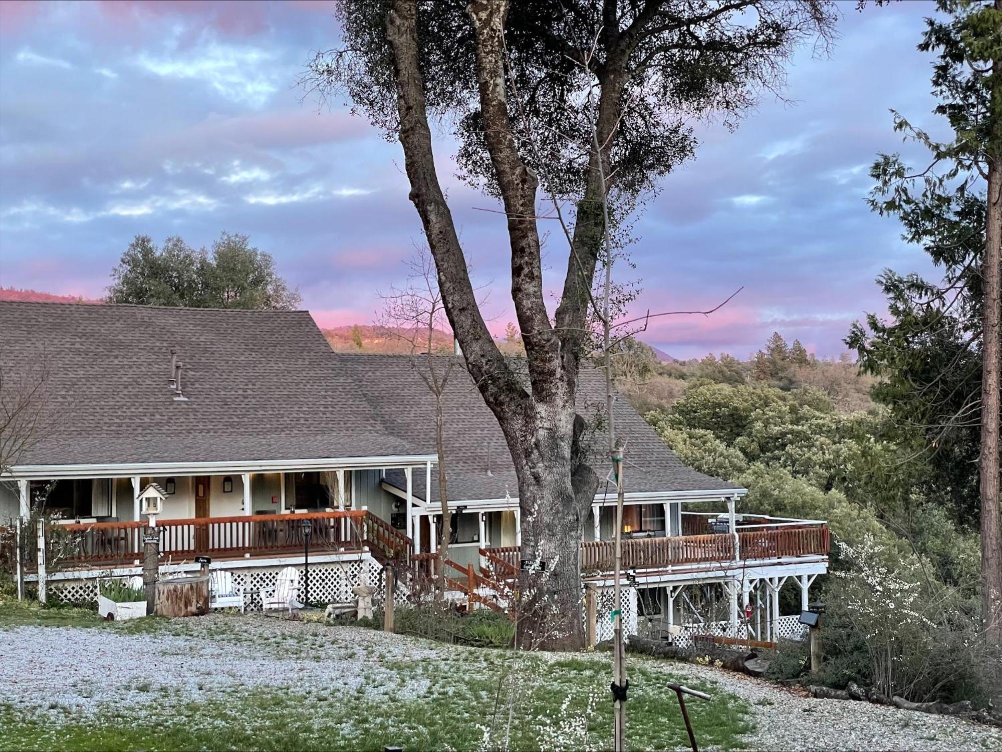 Sierra Mountain Lodge - Vacation Rentals - Yosemite Ahwahnee Buitenkant foto